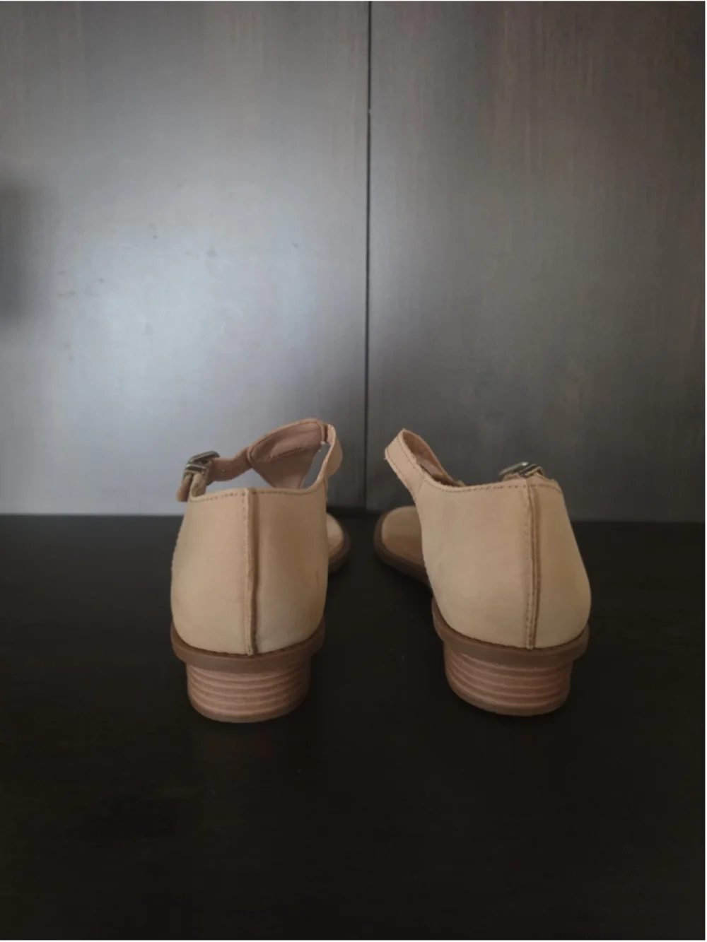 Lucky Brand Annamae LEATHER T Strap Wedge Sandals 8 M Cortado Beige
